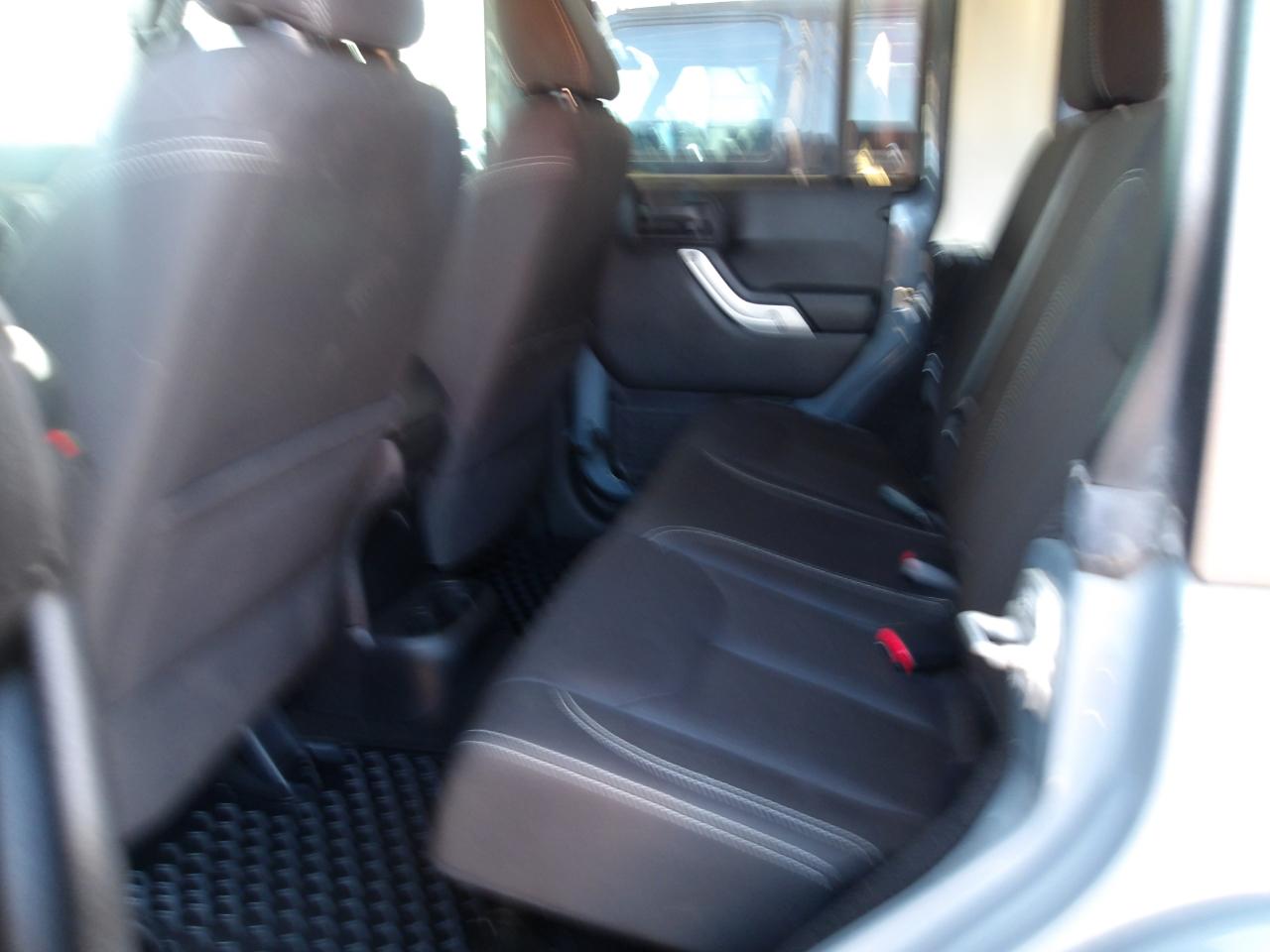 Jeep Wrangler Unlimited 4WD 4dr Sahara 2015