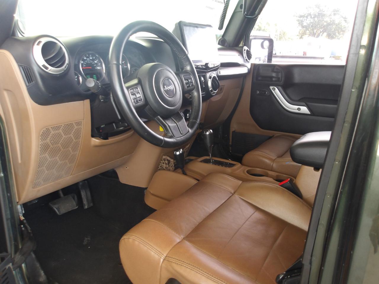 Jeep Wrangler Unlimited 4WD 4dr Sahara 2011