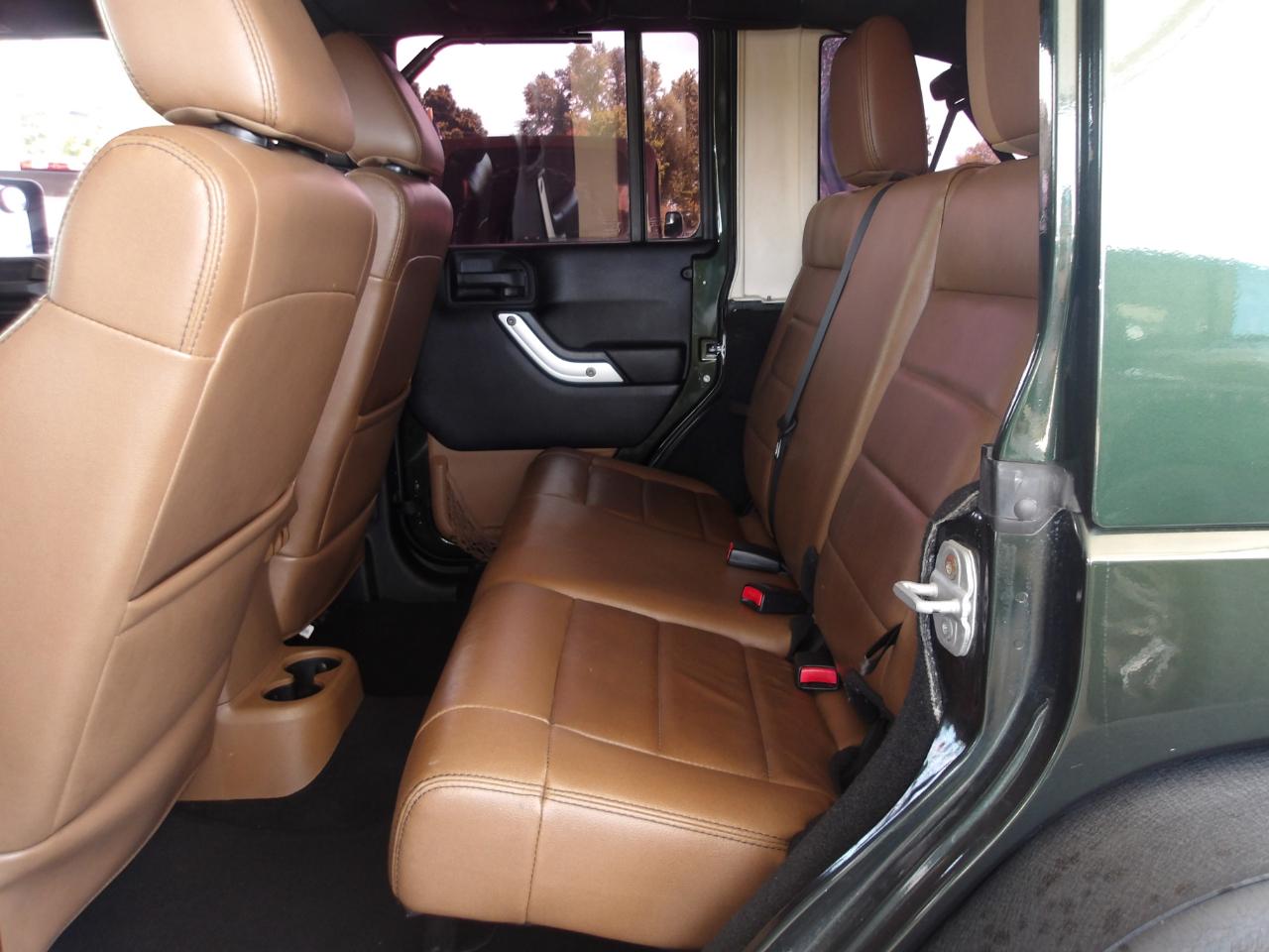 Jeep Wrangler Unlimited 4WD 4dr Sahara 2011