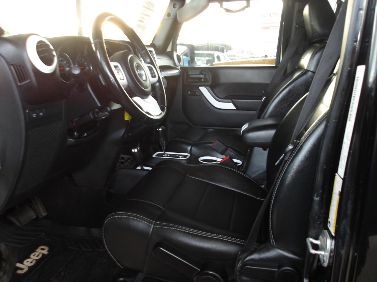 Jeep Wrangler Unlimited 4WD 4dr Rubicon 2012