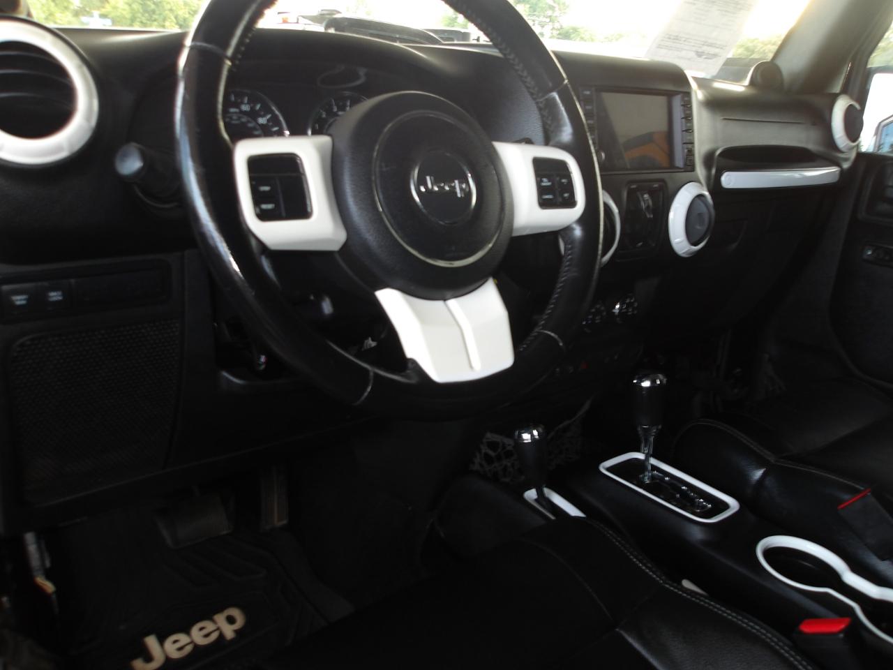 Jeep Wrangler Unlimited 4WD 4dr Rubicon 2012