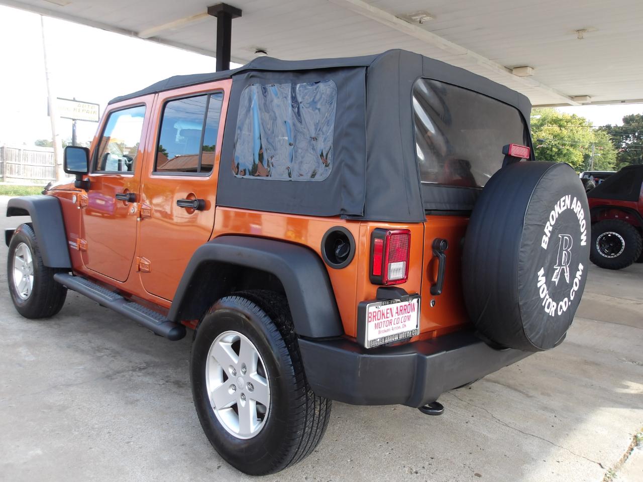Jeep Wrangler Unlimited 4WD 4dr Sport 2010