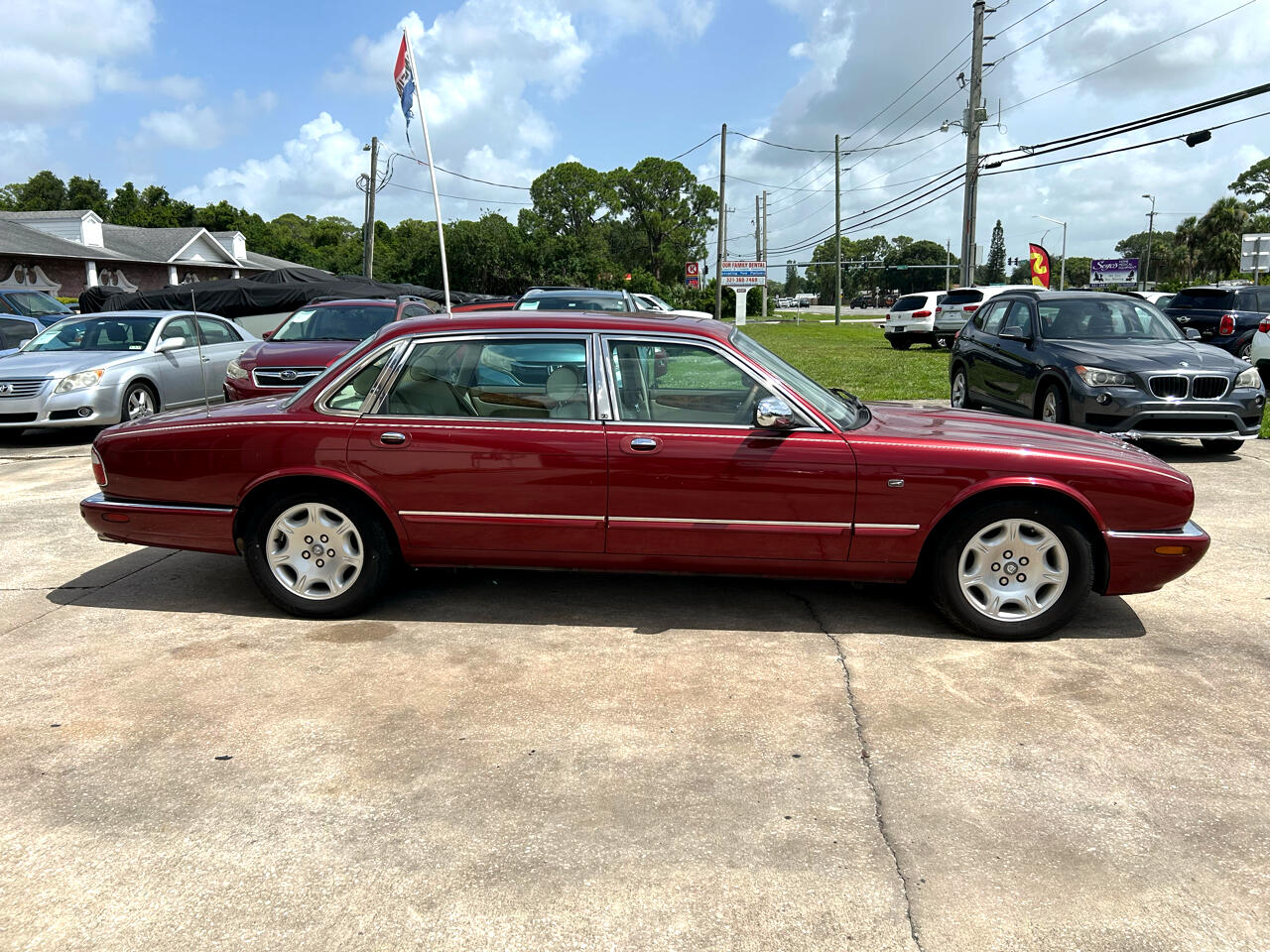 Jaguar XJ 4dr Sdn Vanden Plas 2001 Jaguar XJ 4dr Sdn Vanden Plas 2001