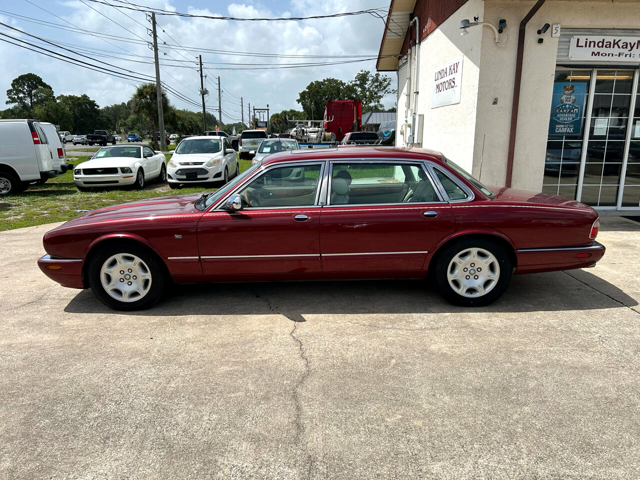 Jaguar XJ 4dr Sdn Vanden Plas 2001 Jaguar XJ 4dr Sdn Vanden Plas 2001