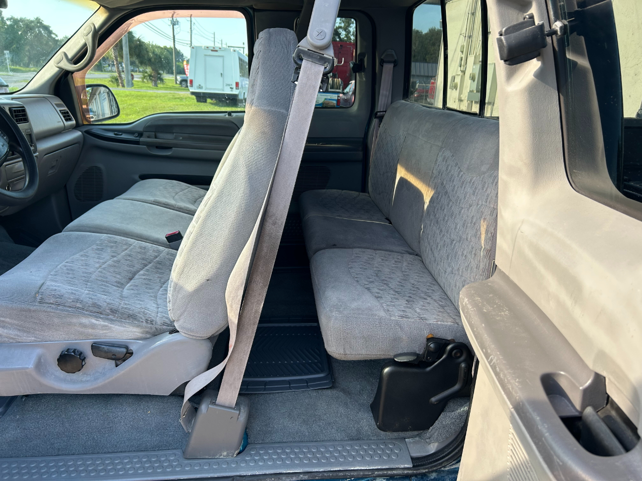 Ford Super Duty F-250 Supercab 142" Lariat 2000