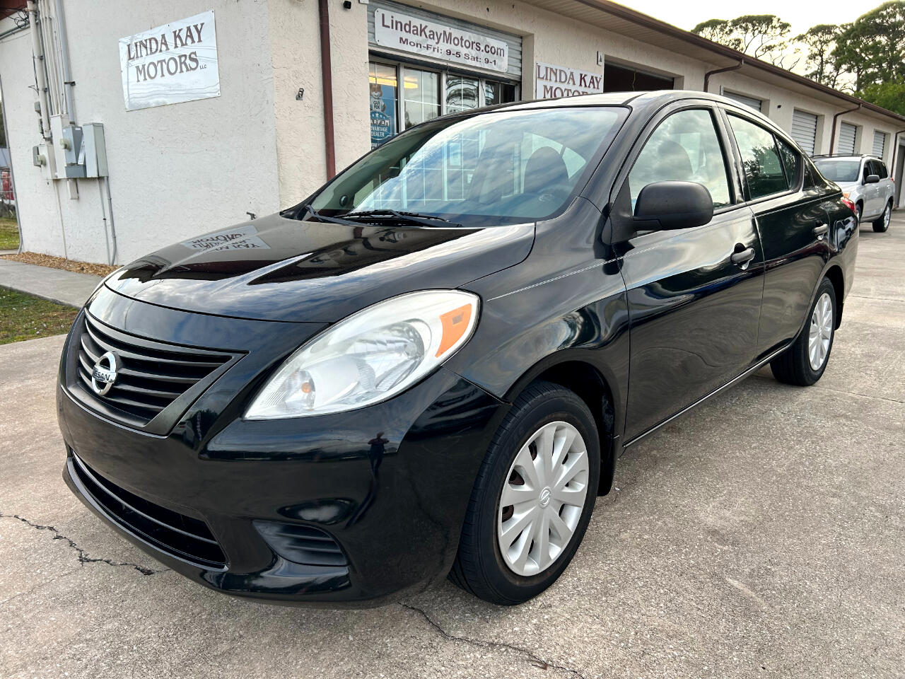 Nissan Versa 4dr Sdn CVT 1.6 S 2012