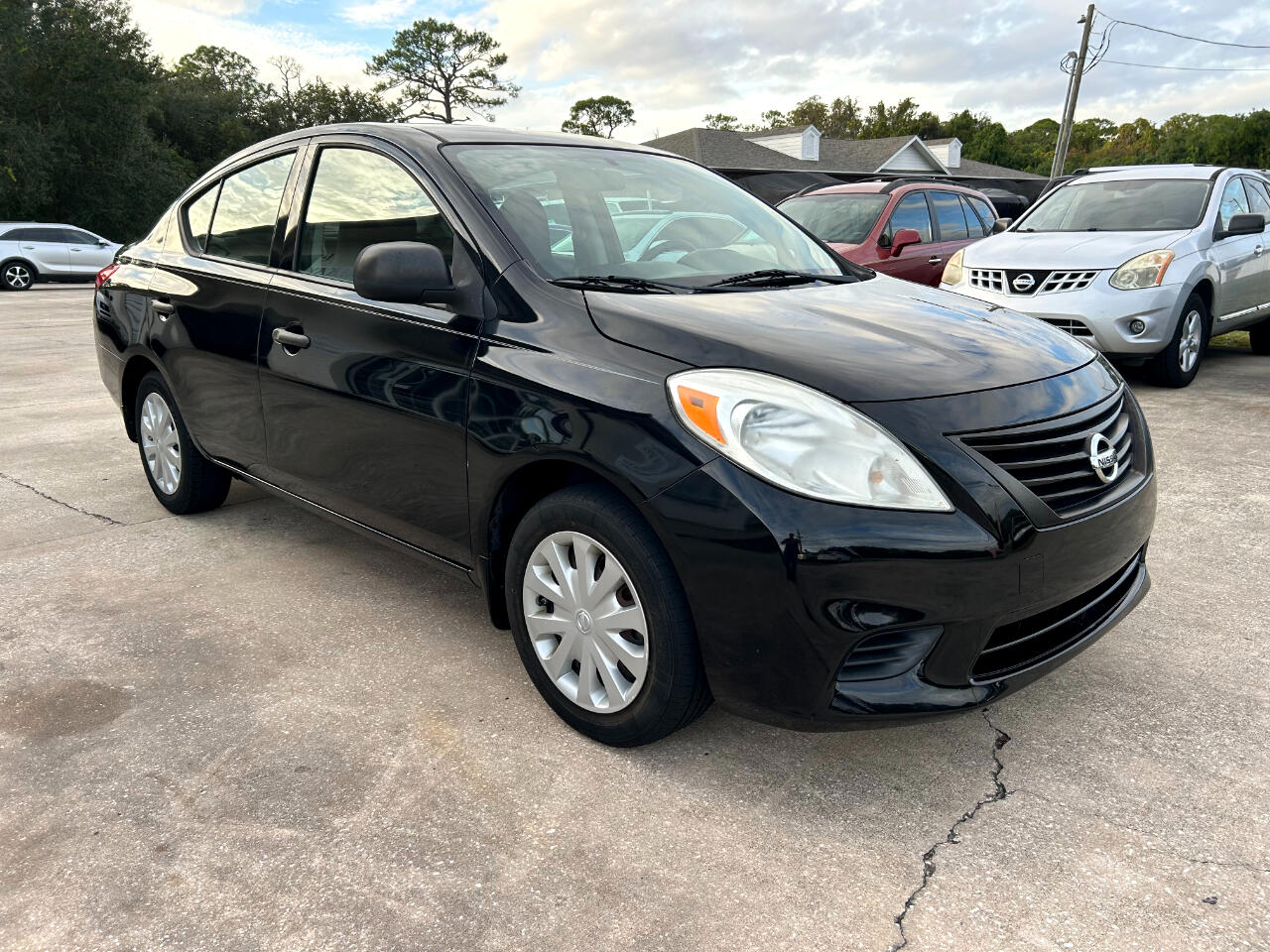 Nissan Versa 4dr Sdn CVT 1.6 S 2012