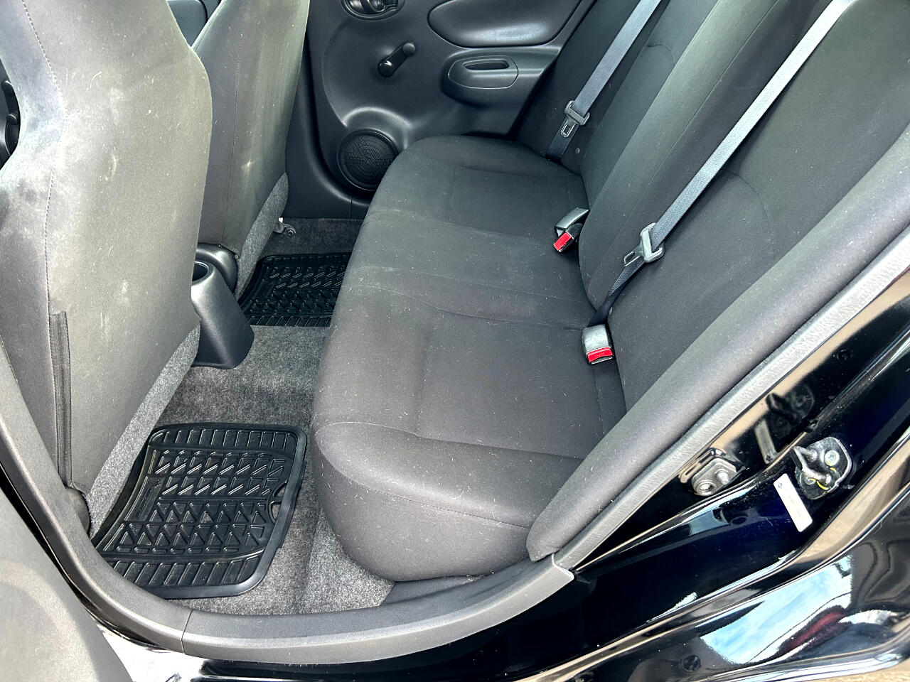 Nissan Versa 4dr Sdn CVT 1.6 S 2012