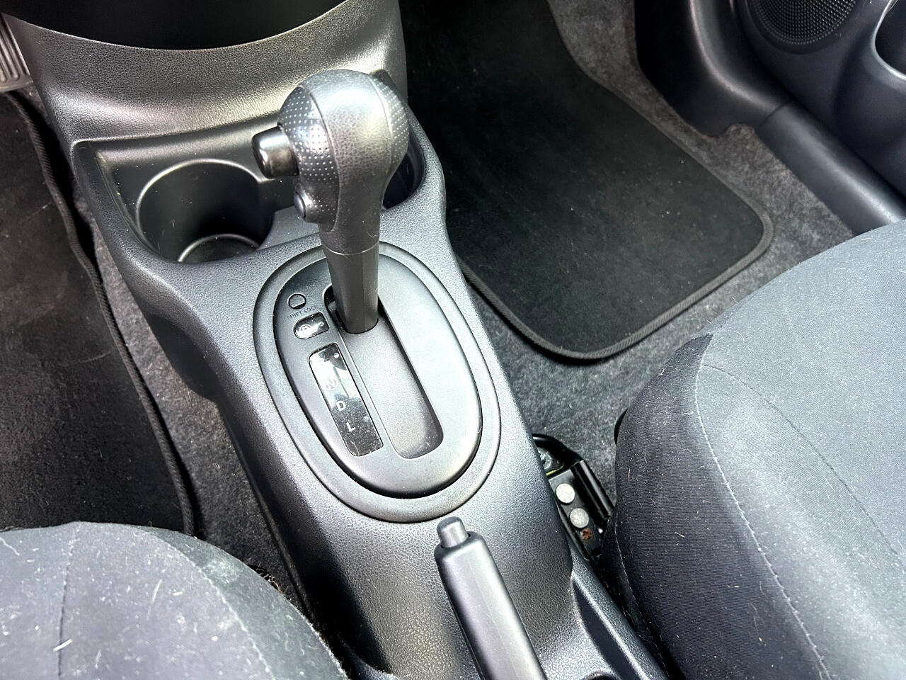 Nissan Versa 4dr Sdn CVT 1.6 S 2012