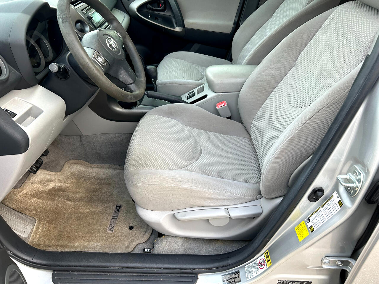 Toyota RAV4 FWD 4dr I4 (Natl) 2012