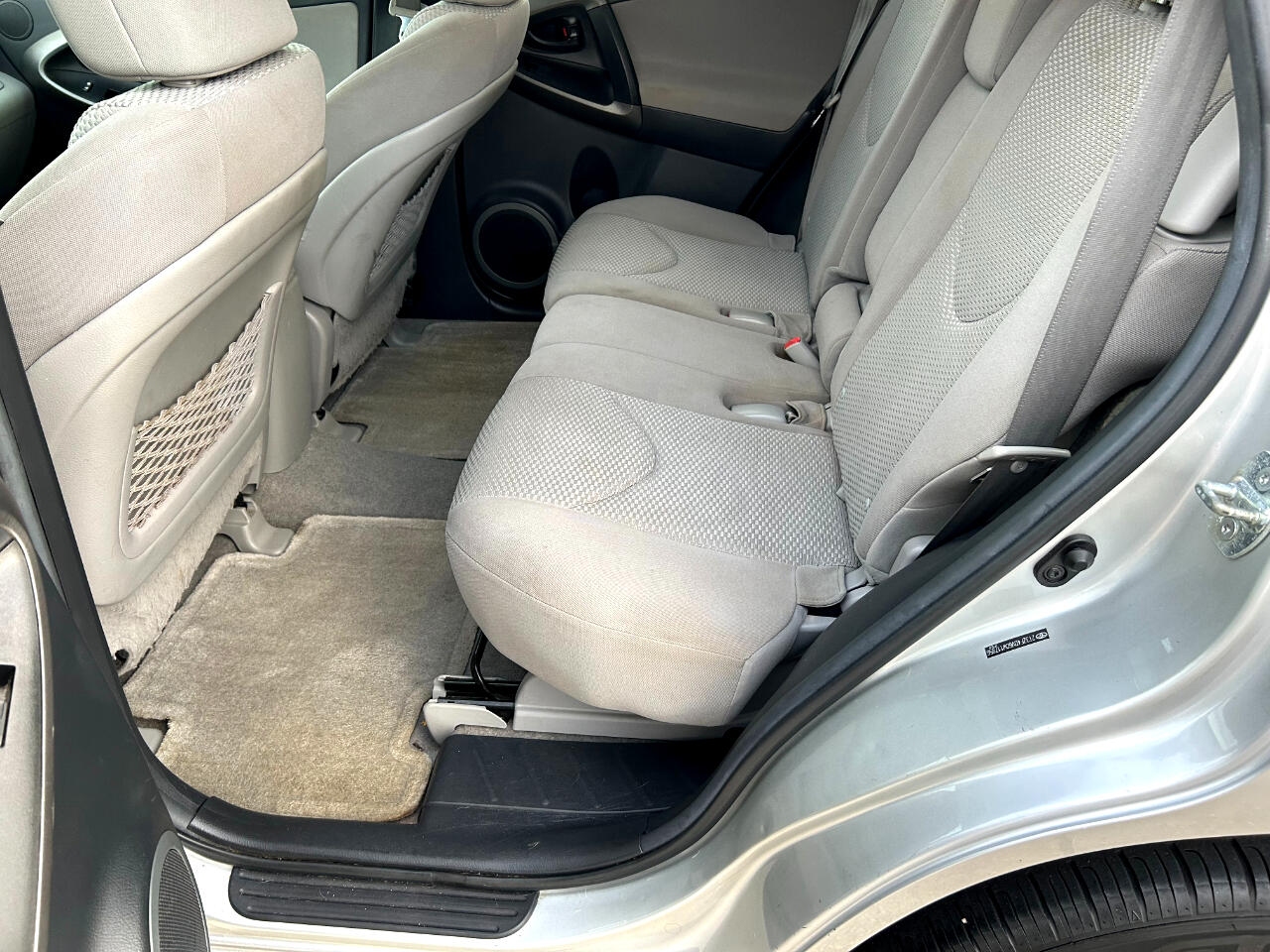 Toyota RAV4 FWD 4dr I4 (Natl) 2012