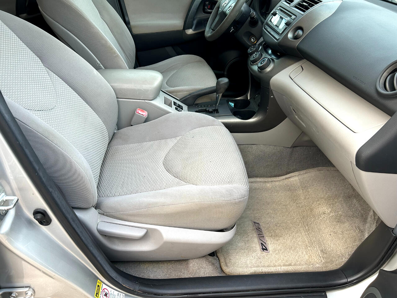 Toyota RAV4 FWD 4dr I4 (Natl) 2012