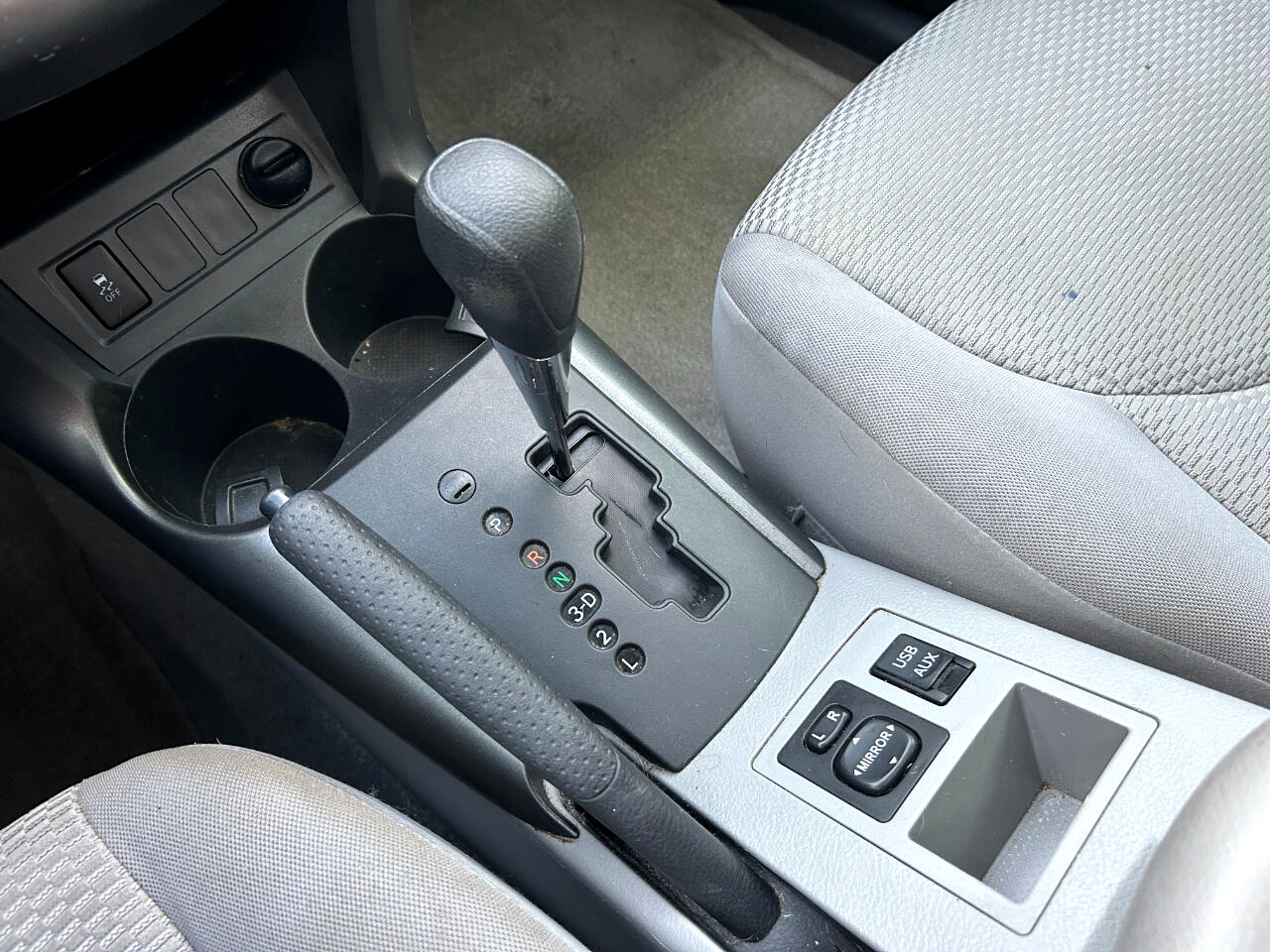 Toyota RAV4 FWD 4dr I4 (Natl) 2012