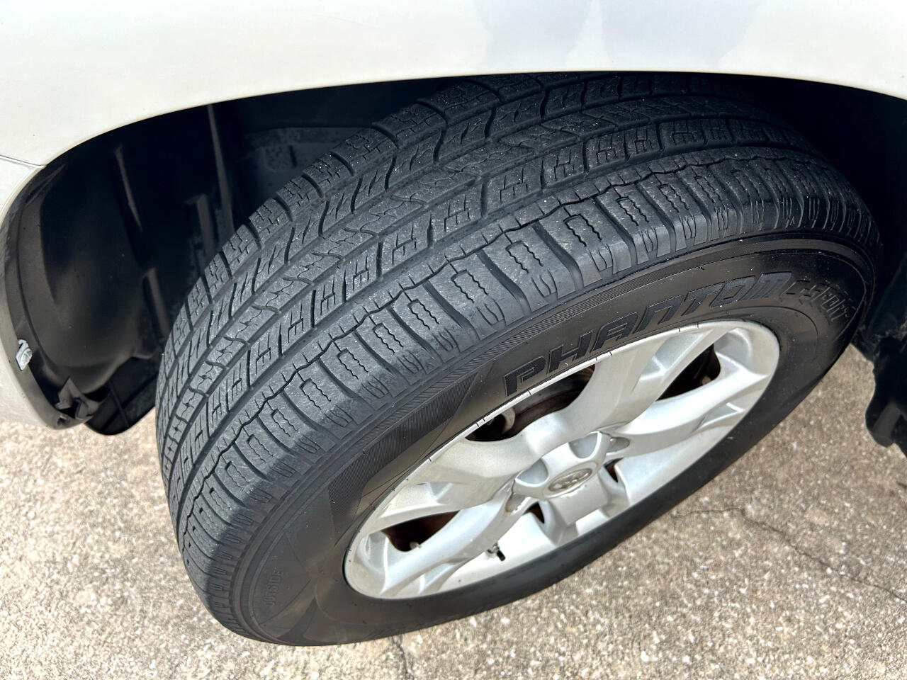 Toyota RAV4 FWD 4dr I4 (Natl) 2012