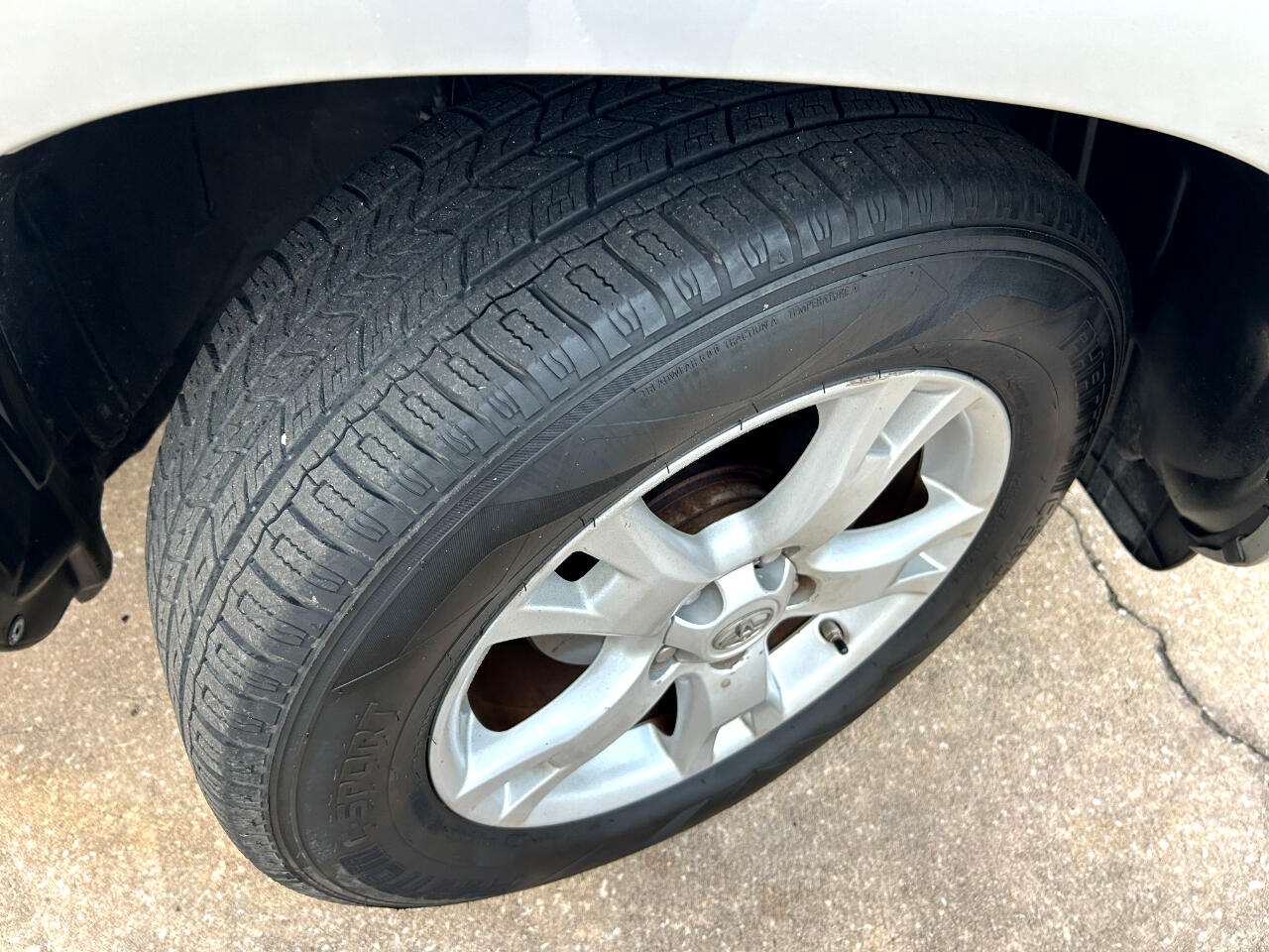 Toyota RAV4 FWD 4dr I4 (Natl) 2012