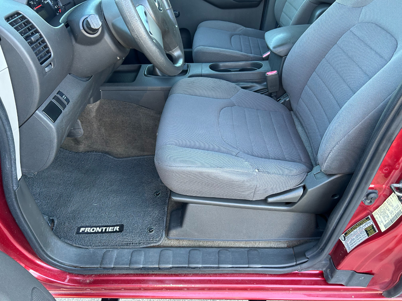 Nissan Frontier 2WD King Cab I4 Manual S 2013