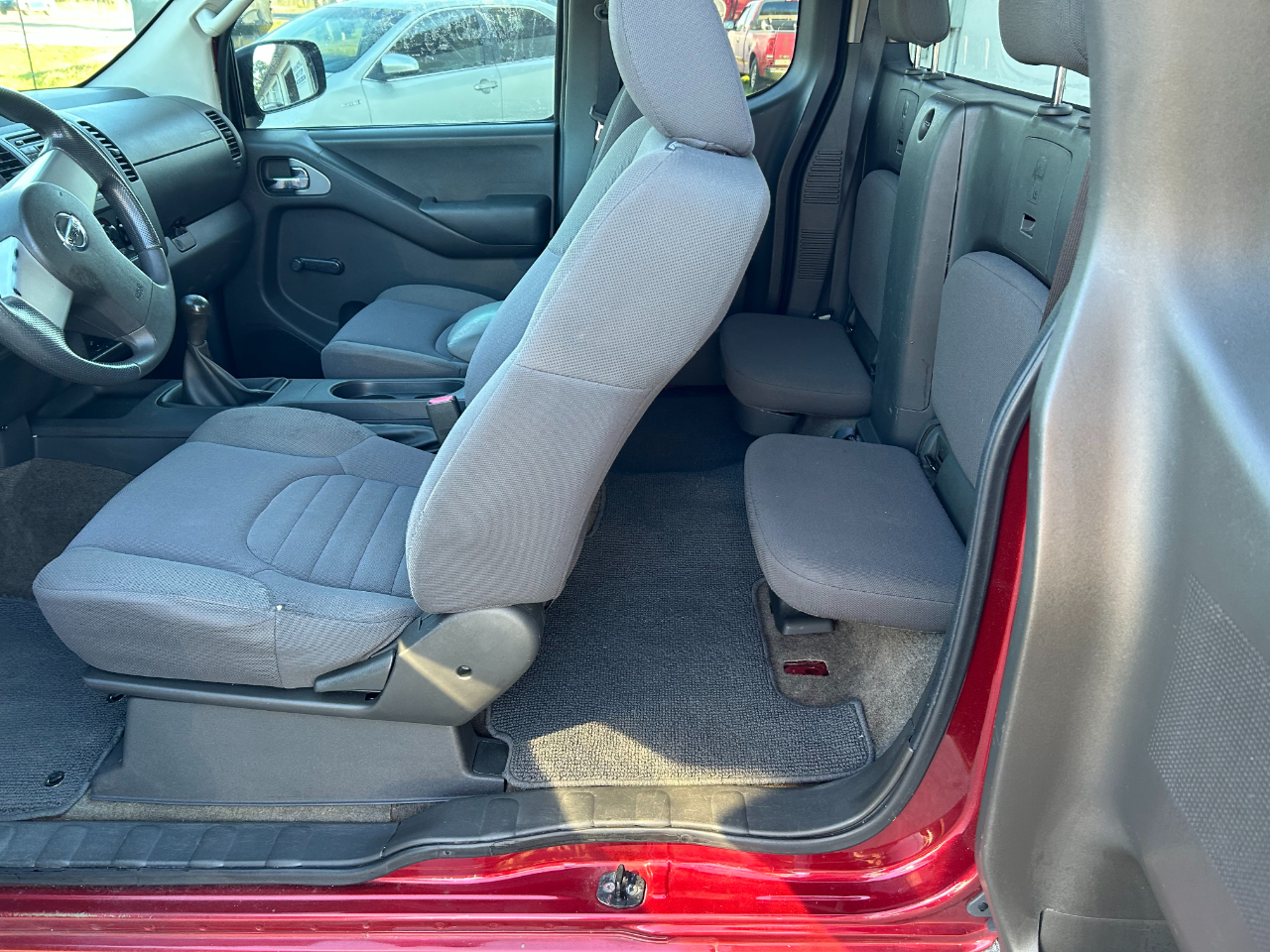 Nissan Frontier 2WD King Cab I4 Manual S 2013