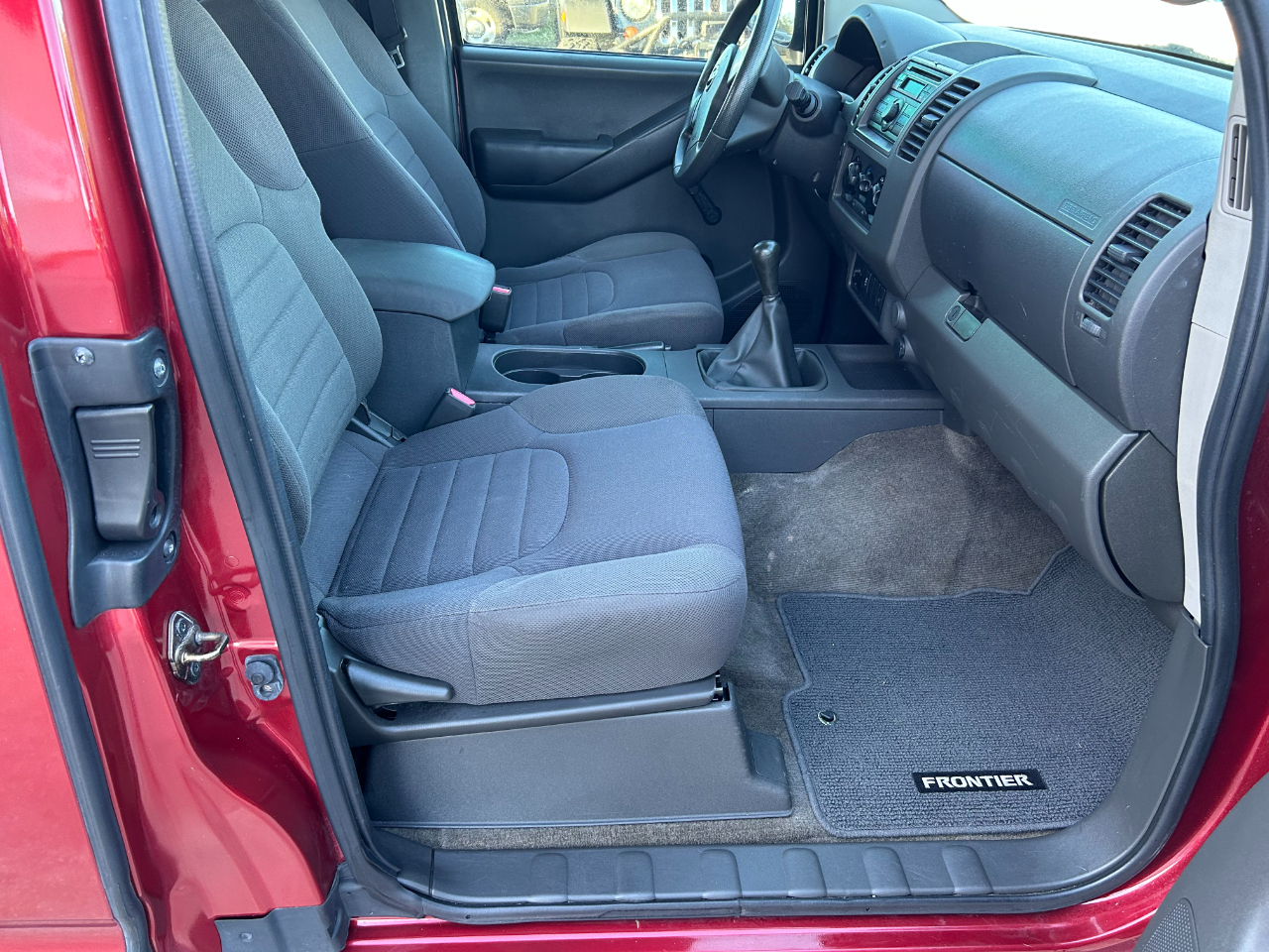 Nissan Frontier 2WD King Cab I4 Manual S 2013