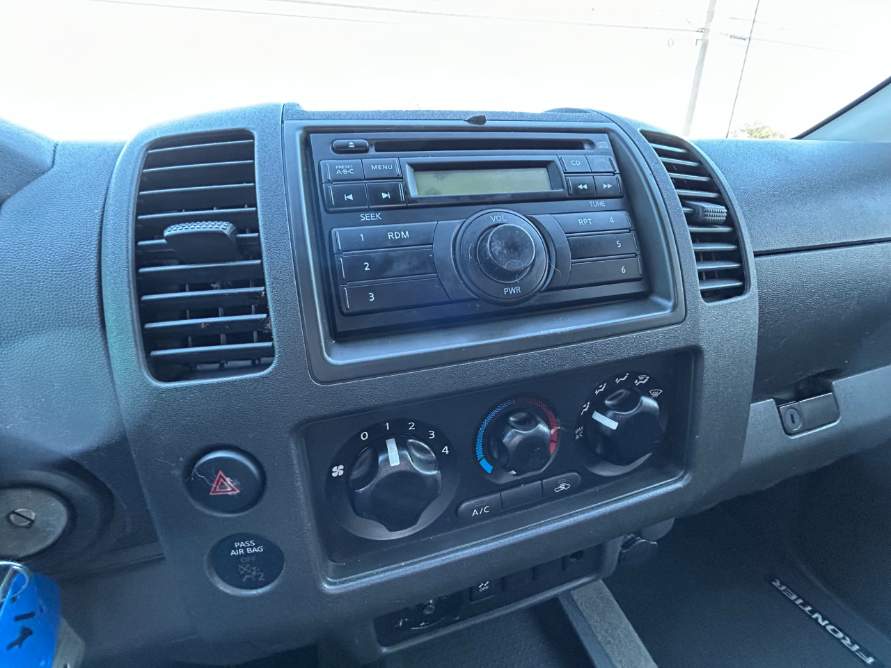 Nissan Frontier 2WD King Cab I4 Manual S 2013