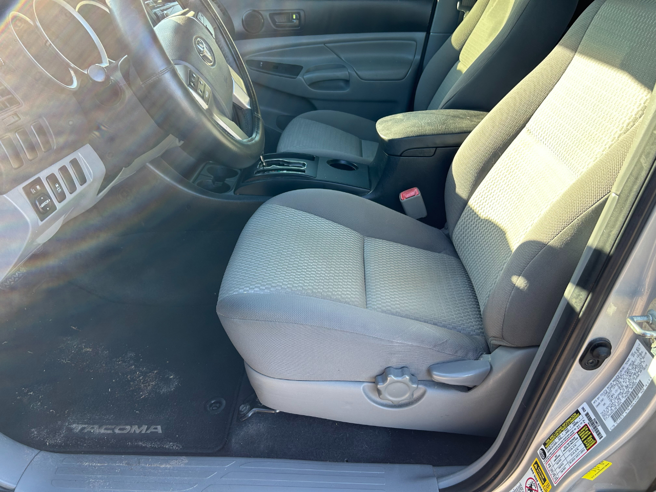 Toyota Tacoma 2WD Double Cab I4 AT PreRunner (Natl) 2012