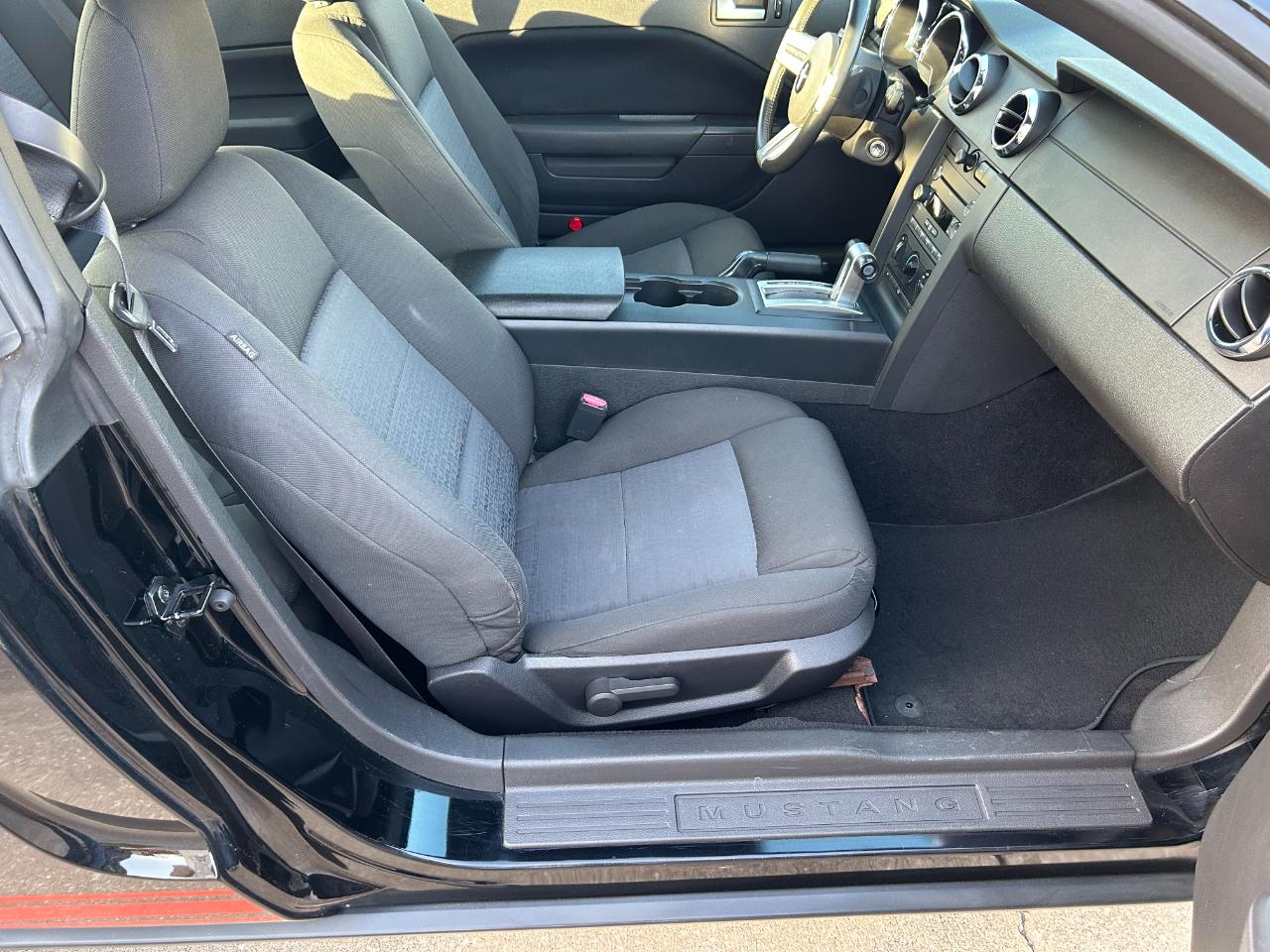 Ford Mustang 2dr Cpe Premium 2008