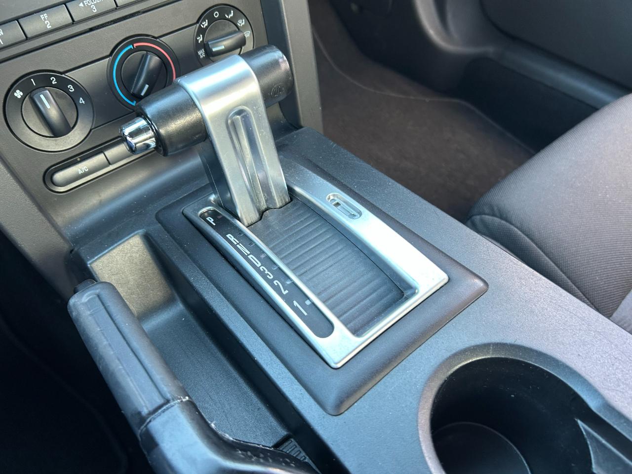 Ford Mustang 2dr Cpe Premium 2008