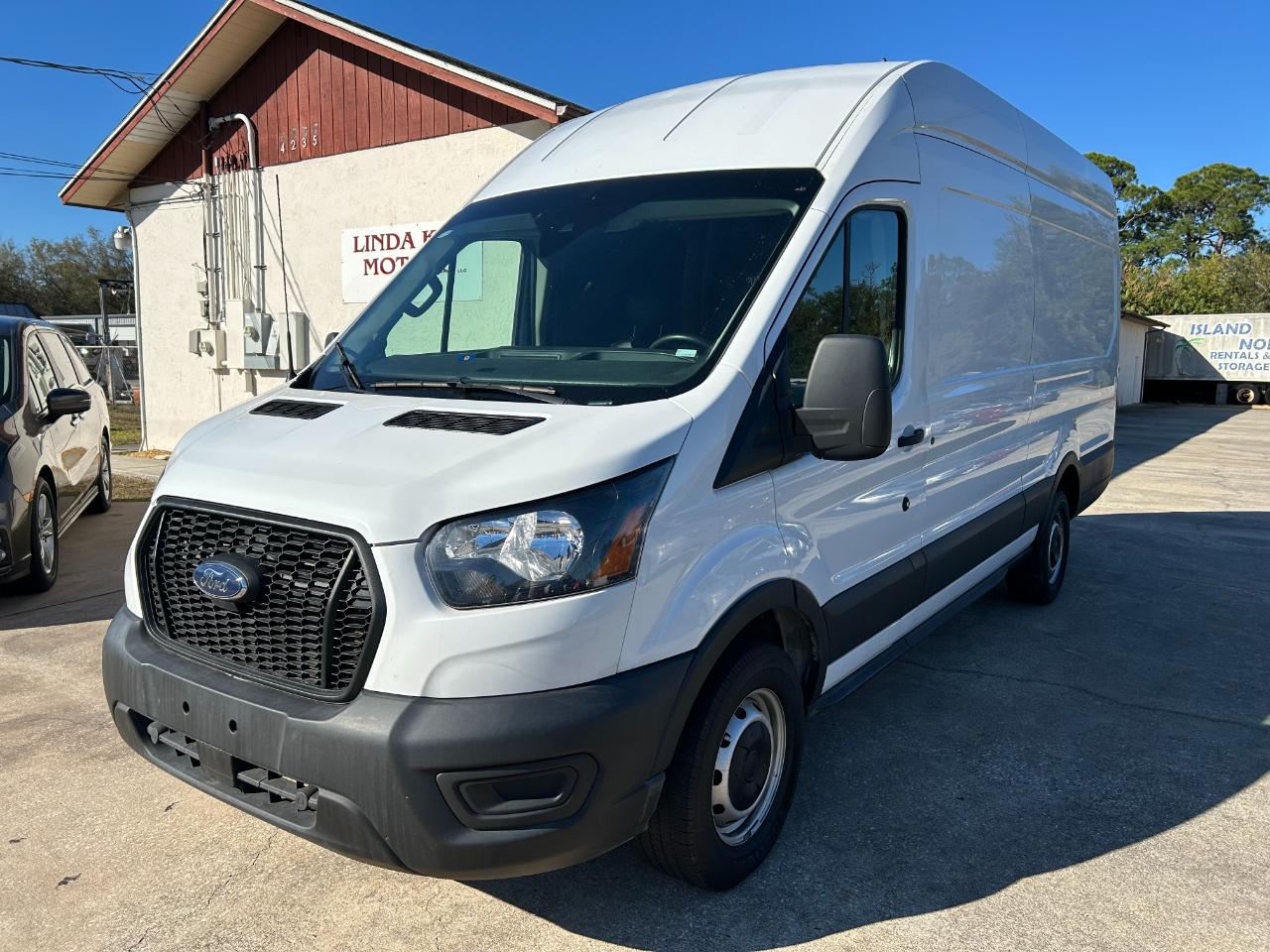 Ford Transit Cargo Van T-250 148" EL Hi Rf 9070 GVWR RWD 2023