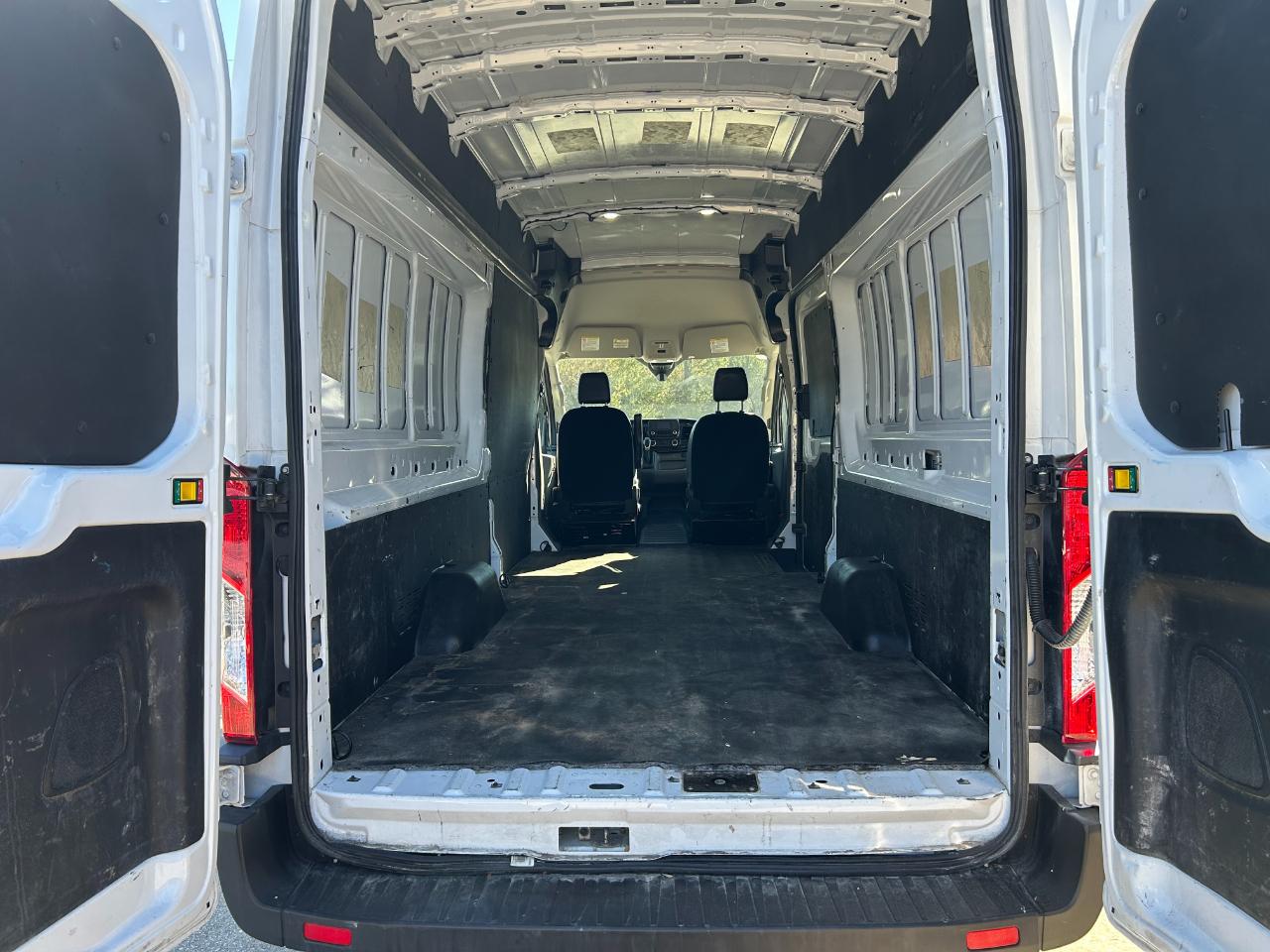 Ford Transit Cargo Van T-250 148" EL Hi Rf 9070 GVWR RWD 2023