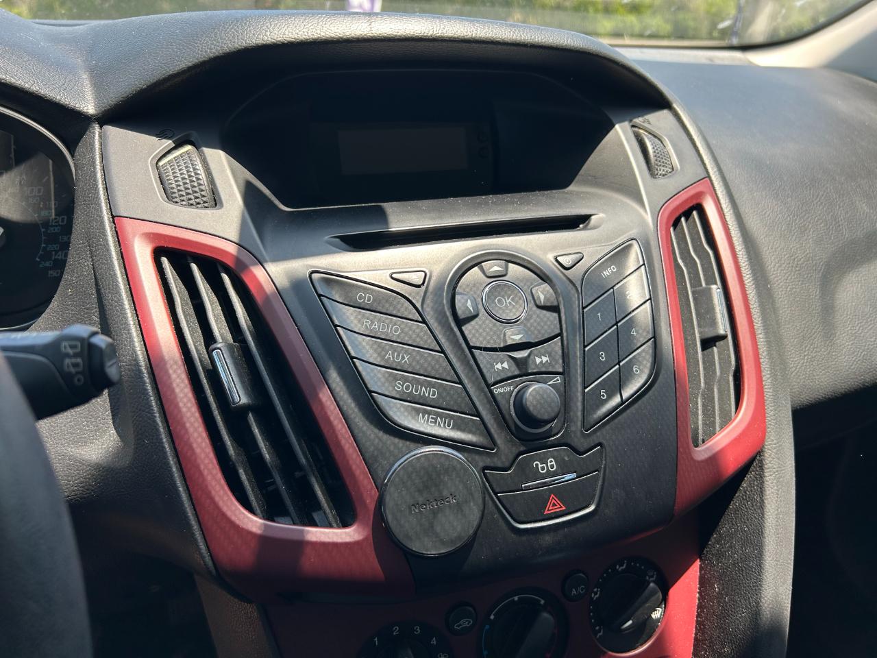 Ford Focus 5dr HB SE 2012
