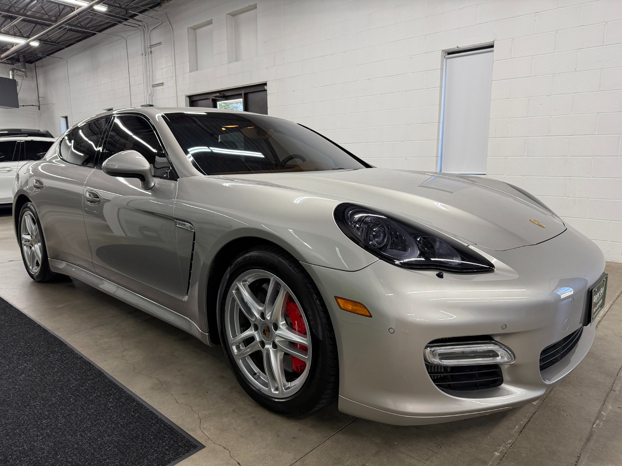 2013 Porsche Panamera Turbo photo 3