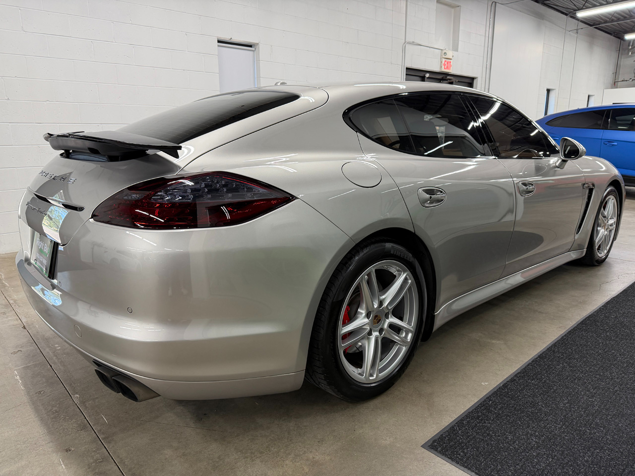 2013 Porsche Panamera Turbo photo 4