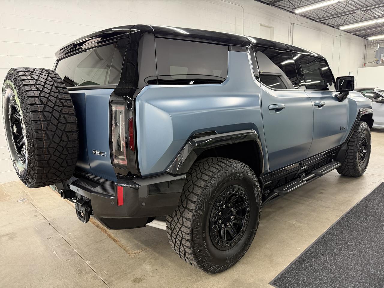 GMC HUMMER EV SUV  2024