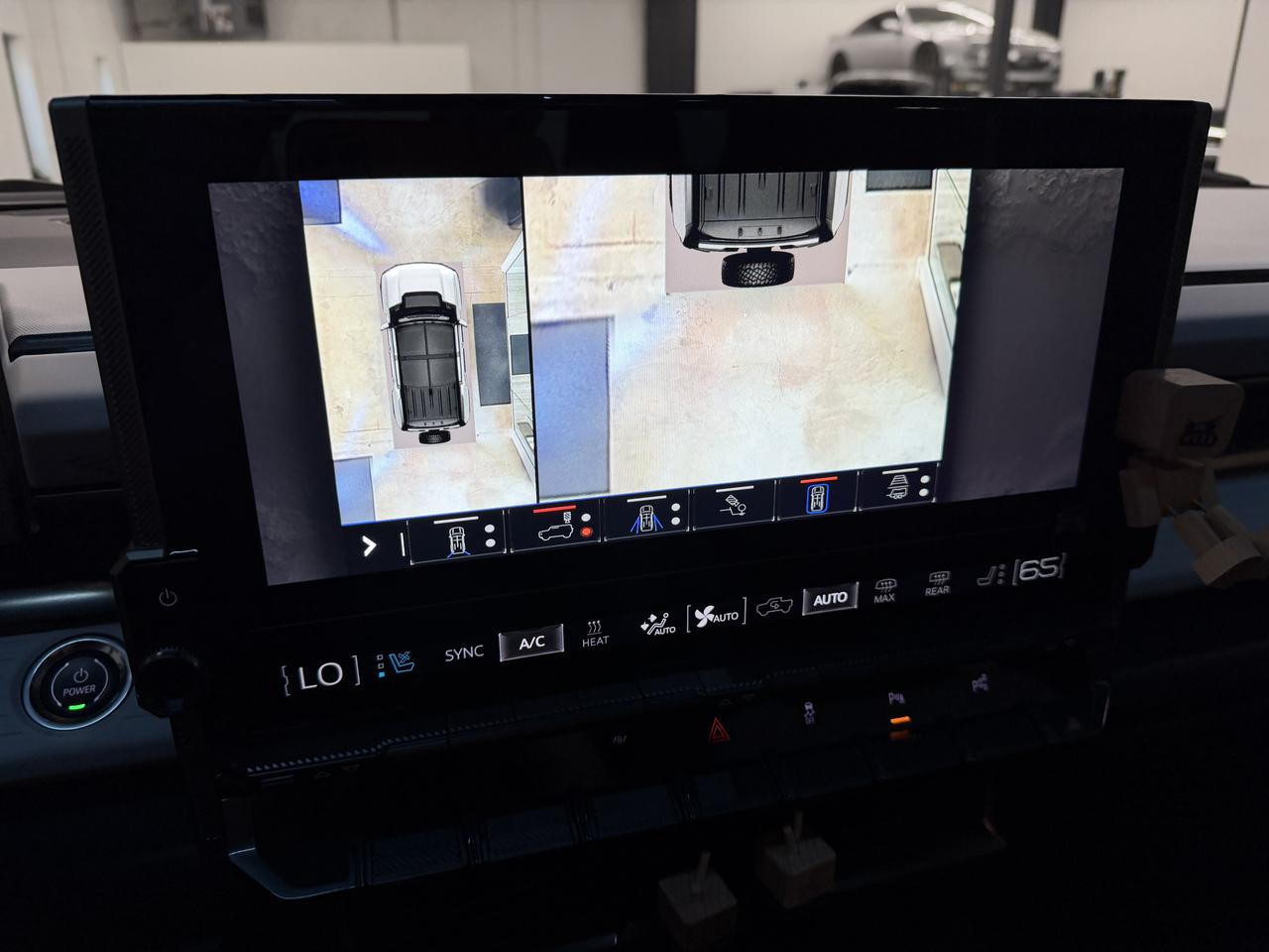 GMC HUMMER EV SUV  2024