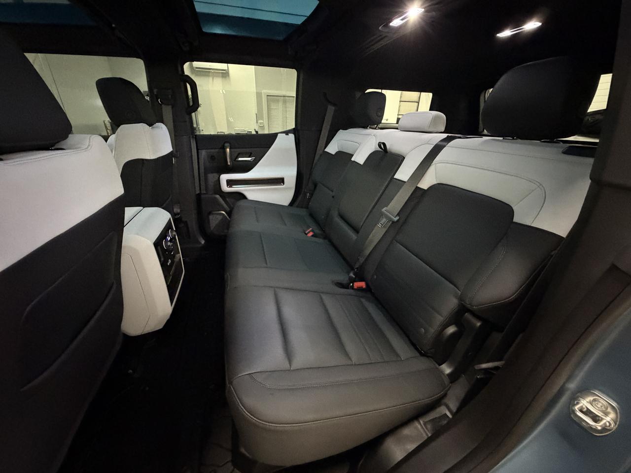 GMC HUMMER EV SUV  2024