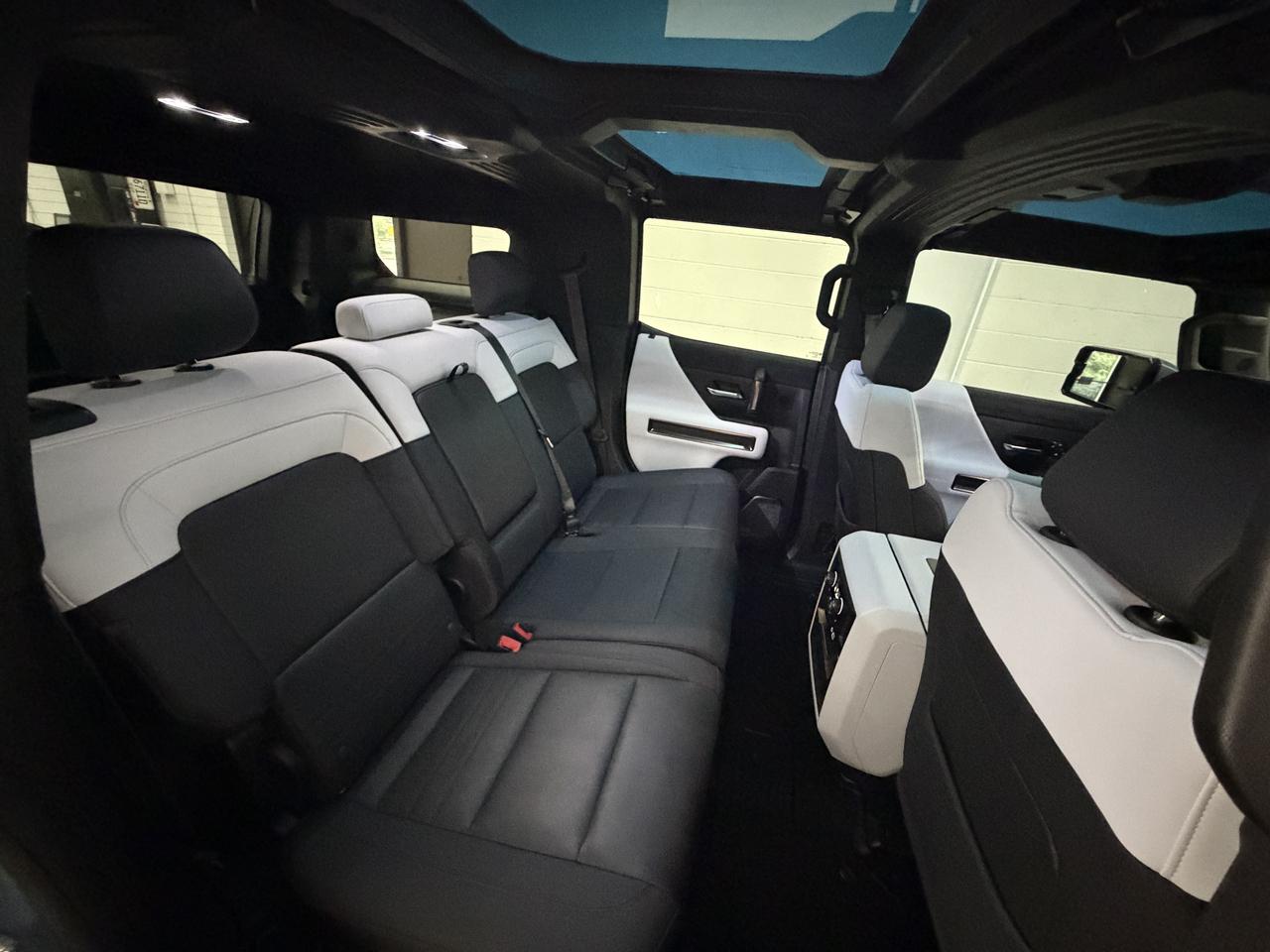 GMC HUMMER EV SUV  2024