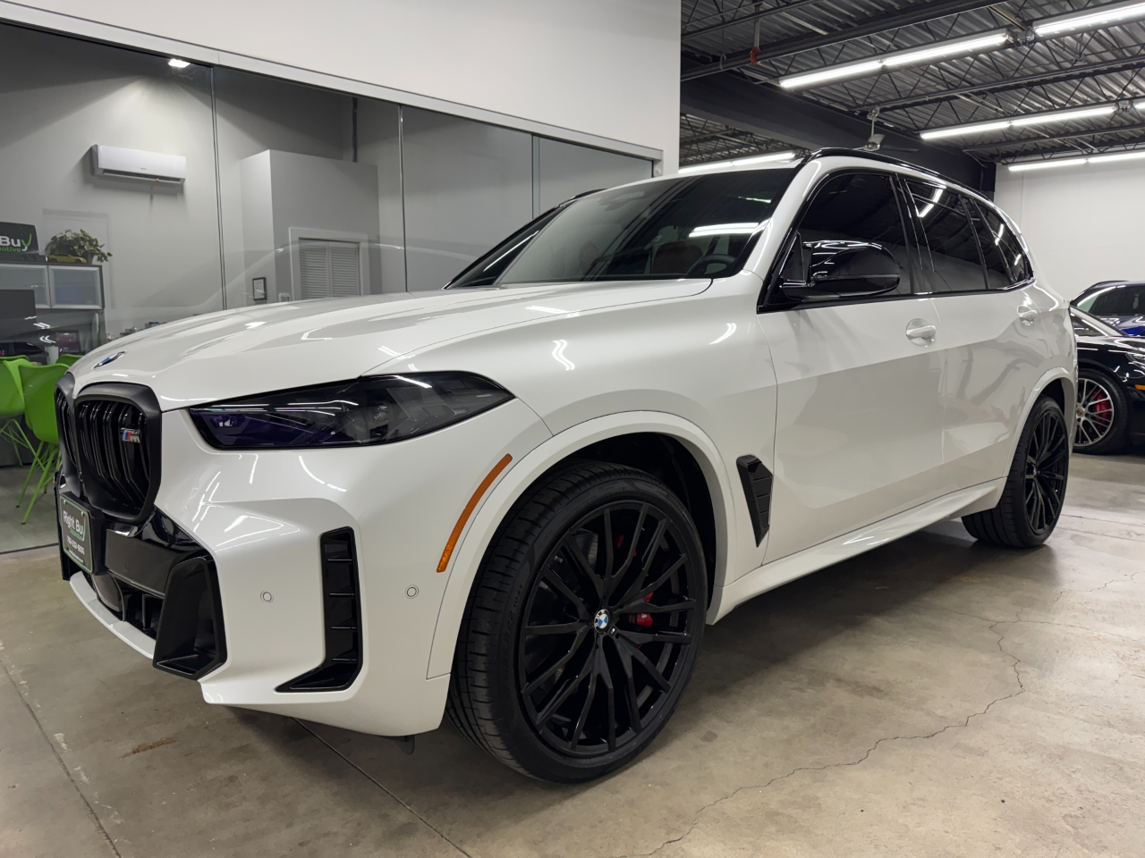 2025 BMW X5 M60i