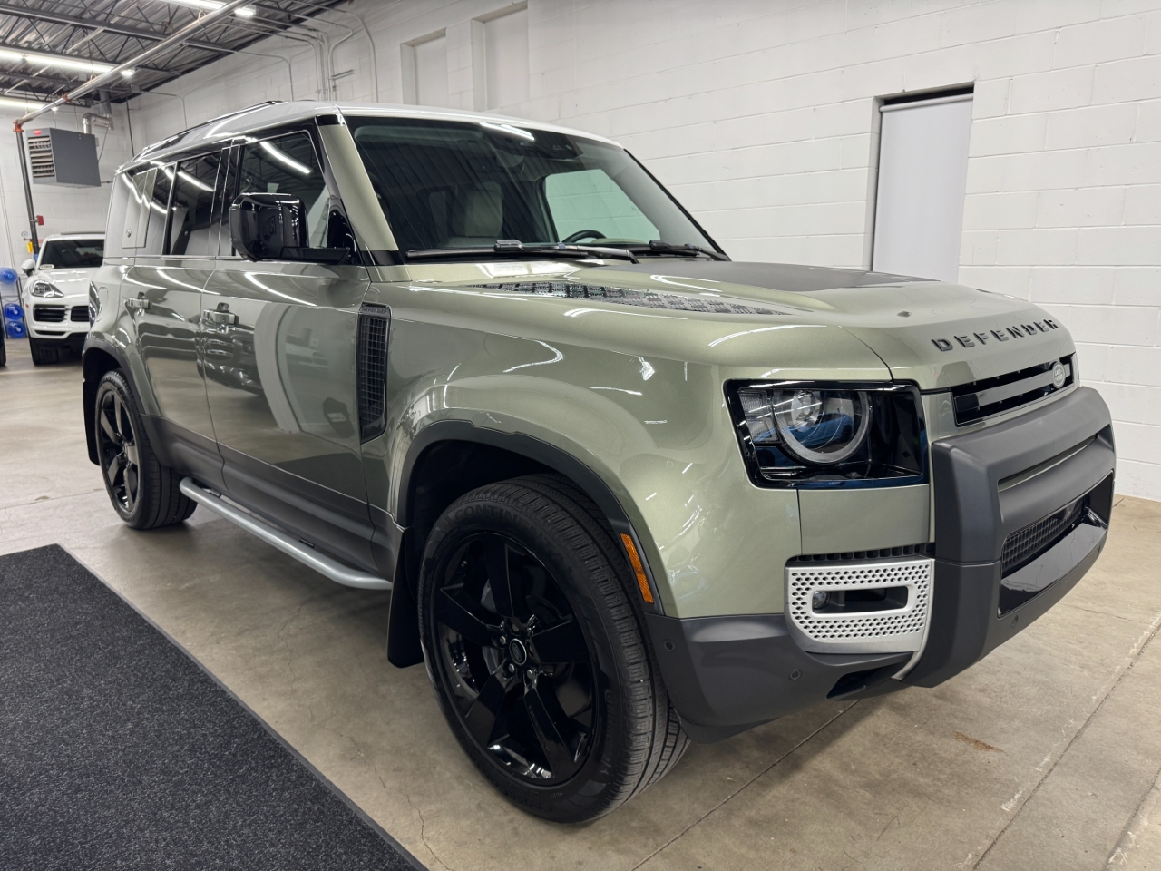 Land Rover Defender 110 SE 2022