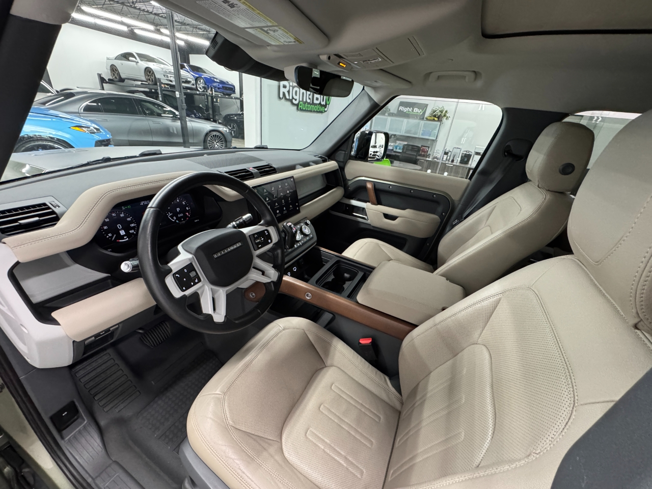 Land Rover Defender 110 SE 2022