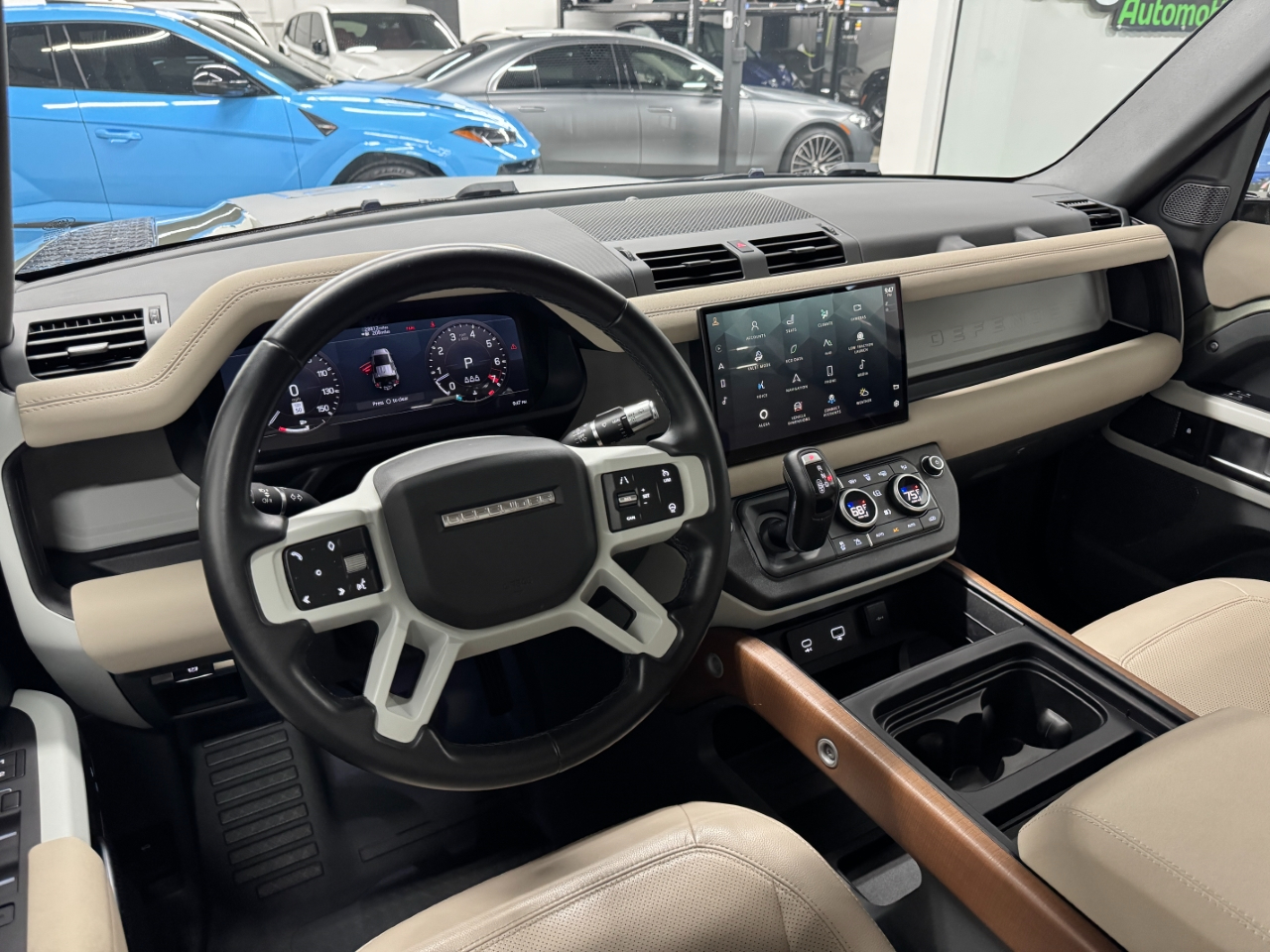 Land Rover Defender 110 SE 2022