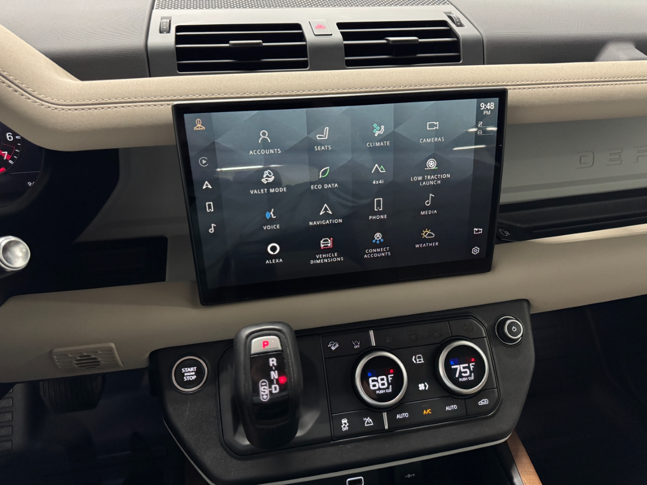 Land Rover Defender 110 SE 2022