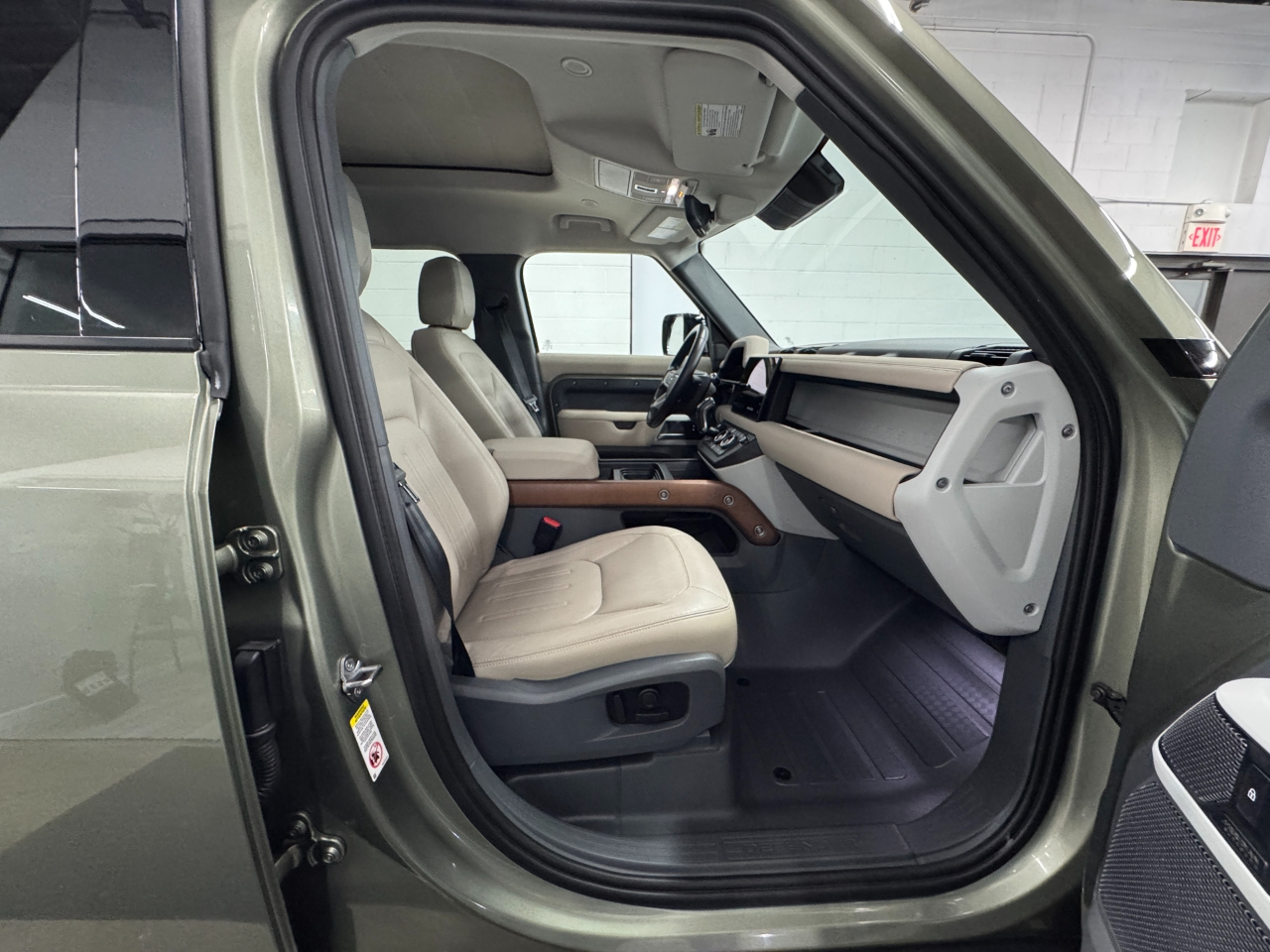 Land Rover Defender 110 SE 2022