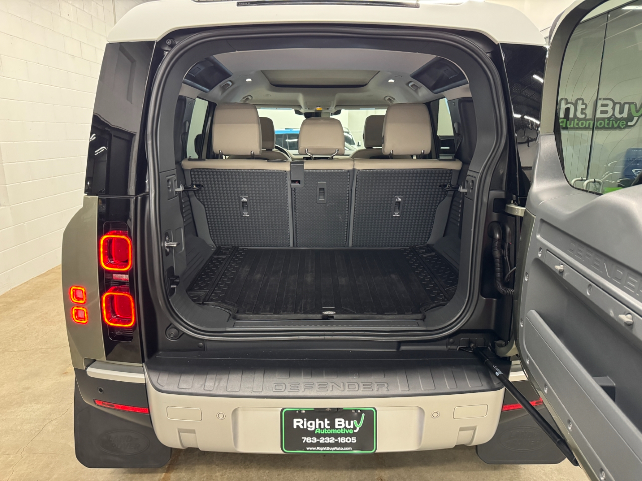 Land Rover Defender 110 SE 2022