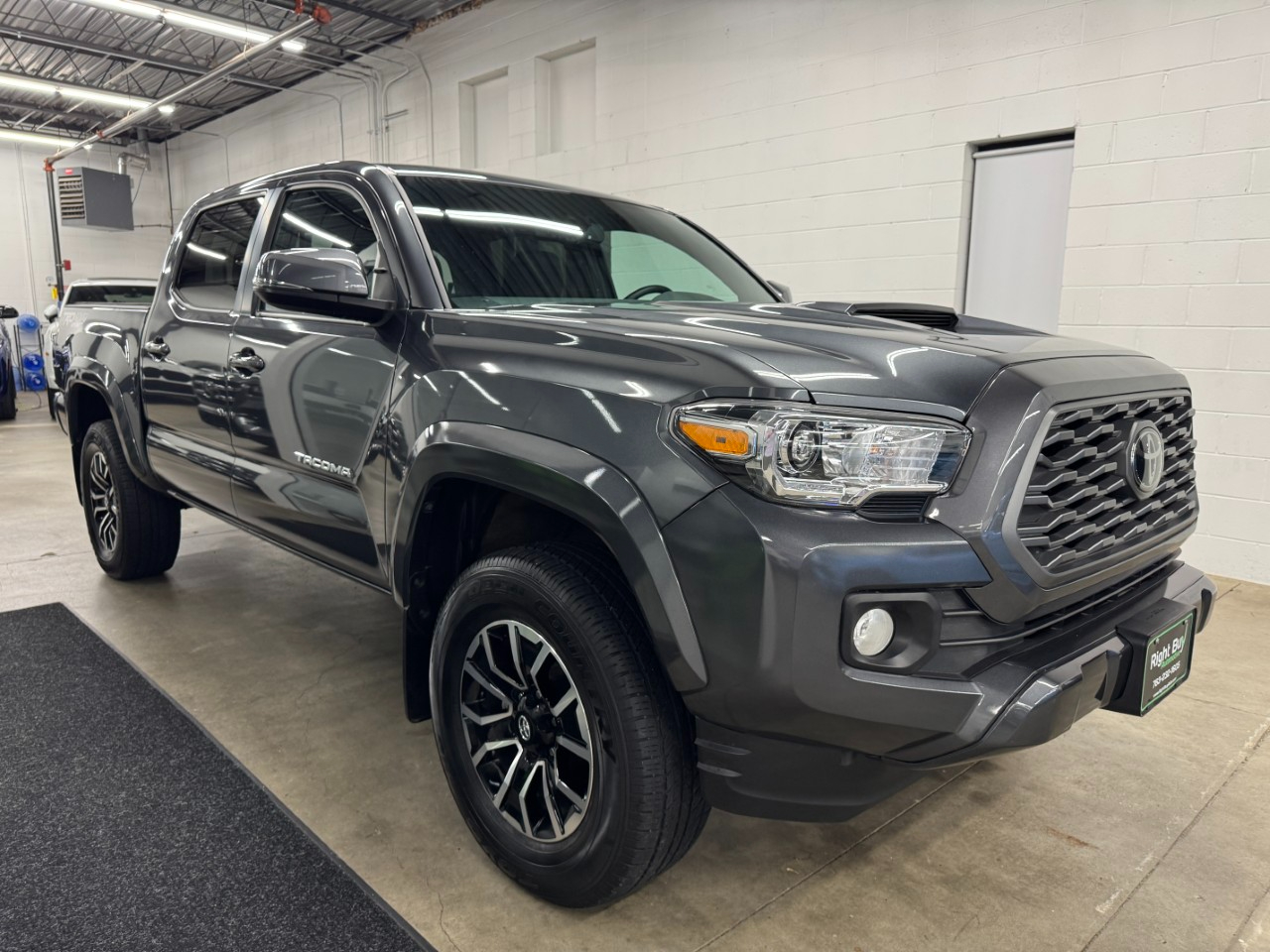 Toyota Tacoma TRD Sport Double Cab 5' Bed V6 4x4 AT (Natl) 2022