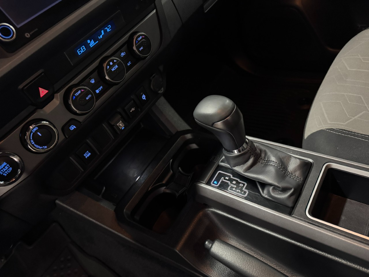 Toyota Tacoma TRD Sport Double Cab 5' Bed V6 4x4 AT (Natl) 2022