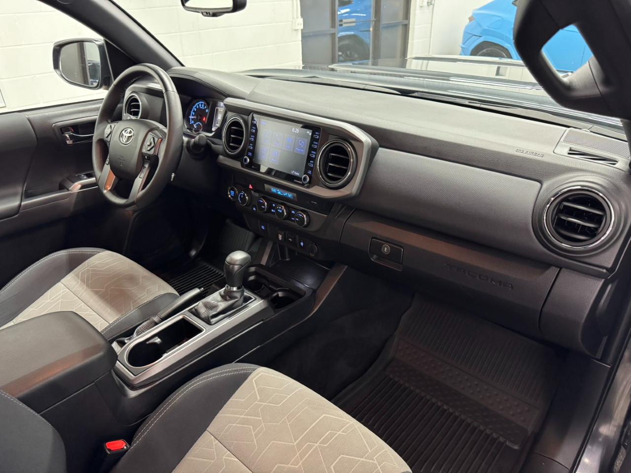 Toyota Tacoma TRD Sport Double Cab 5' Bed V6 4x4 AT (Natl) 2022