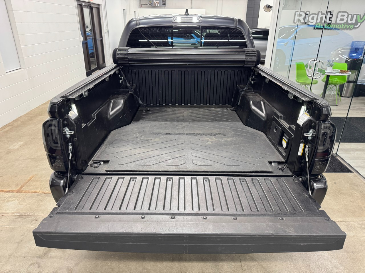 Toyota Tacoma TRD Sport Double Cab 5' Bed V6 4x4 AT (Natl) 2022