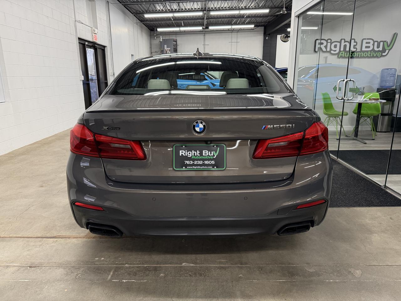 BMW 5-Series M550i xDrive 2020