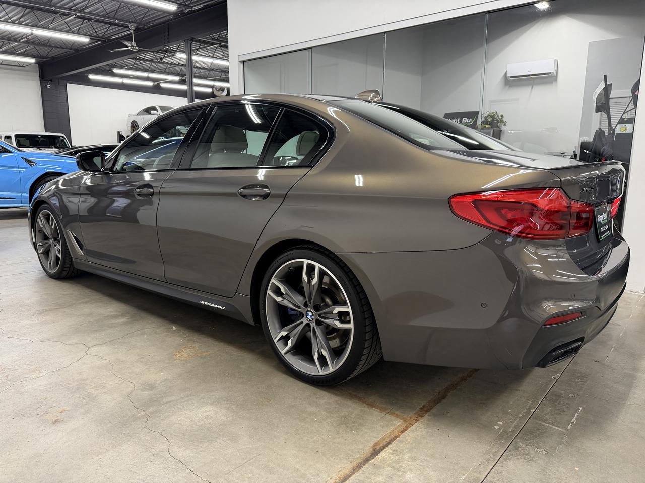 BMW 5-Series M550i xDrive 2020