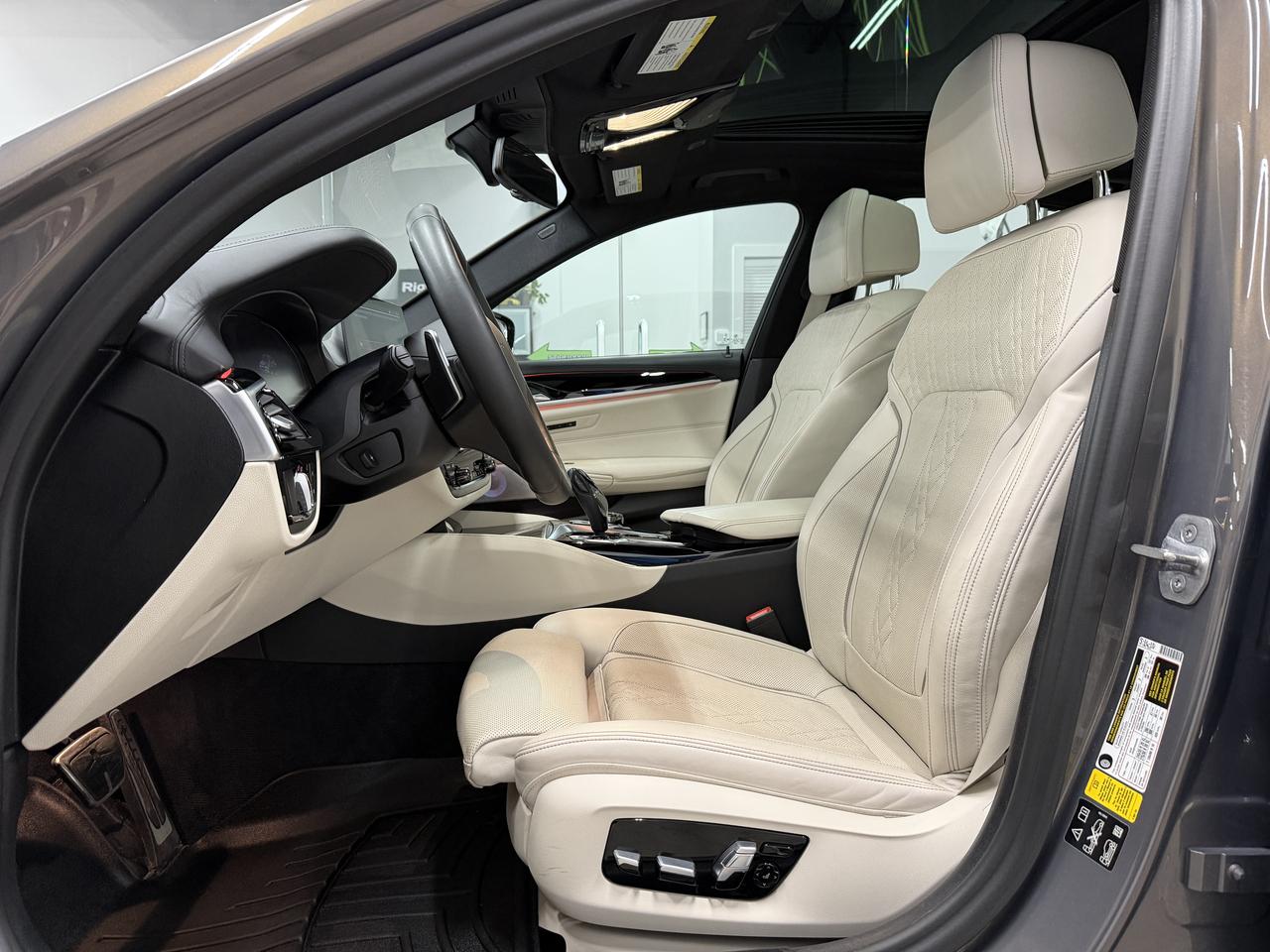 BMW 5-Series M550i xDrive 2020