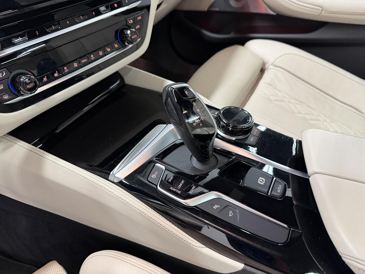 BMW 5-Series M550i xDrive 2020